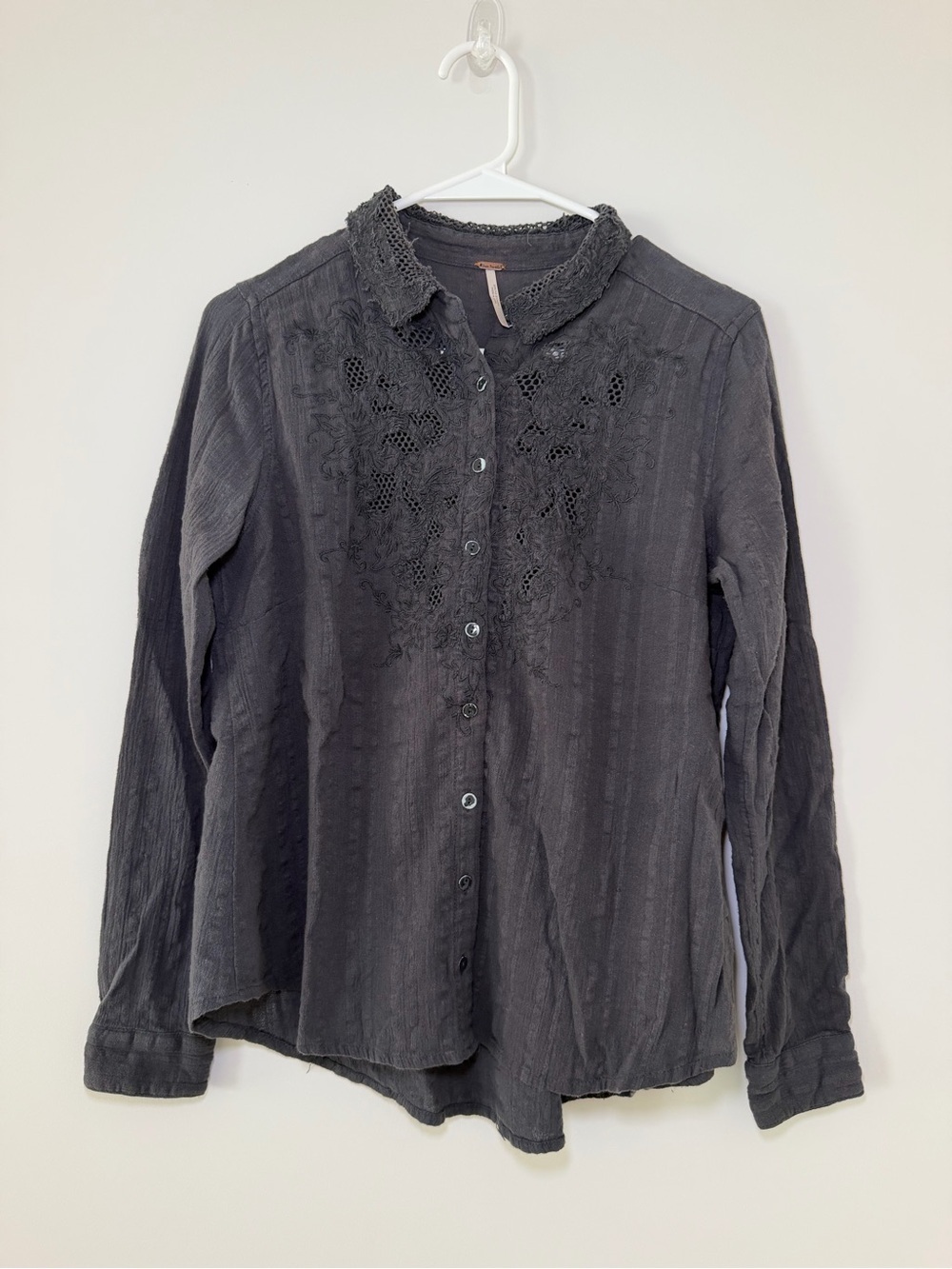 Free People Black Lace Detail Button-Up Top Women’s Small - Picture 2 of 11